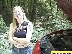 Aged blonde sucking weenie for a car repair